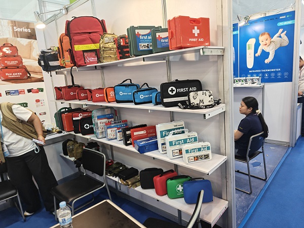 AZONNALI KIBOCSÁTÁSHOZ Maradjon készen a ReadyGuard Solutions Essential 72 órás vészhelyzeti készletével